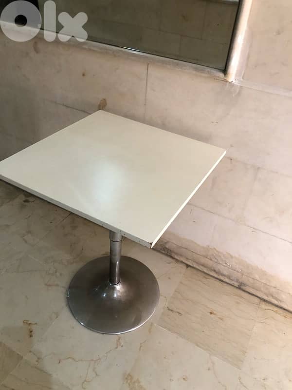 kitchen table / adjustable table 60cm. 60$ 0