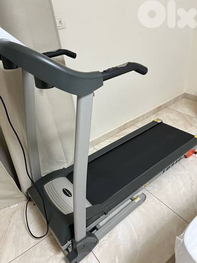 Treadmill lightly used like new