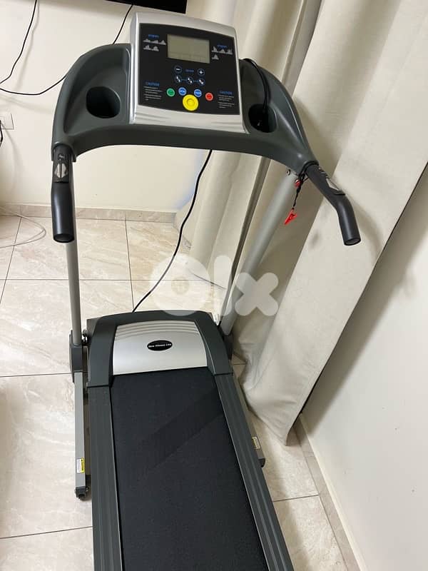 Treadmill lightly used like new 2