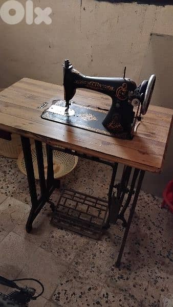 antique singer year 1901,unique piece working in good condition 1