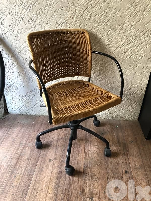 rattan office chair in excellent condition. 80$ 2
