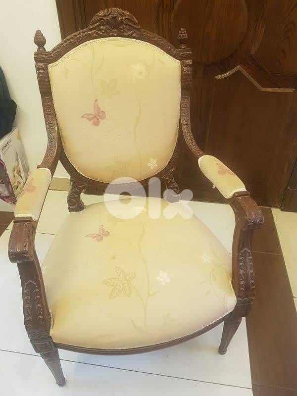 living room 3pcs + tables style louis XIV for sale NEGOTIABLE 1