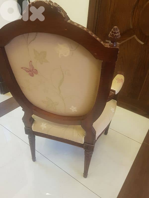 living room 3pcs + tables style louis XIV for sale NEGOTIABLE 3