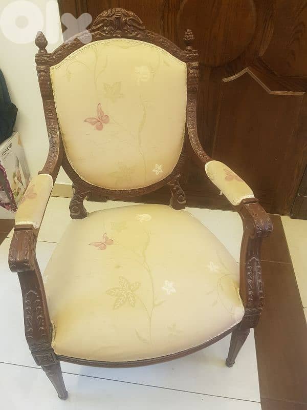 living room 3pcs + tables style louis XIV for sale NEGOTIABLE 8