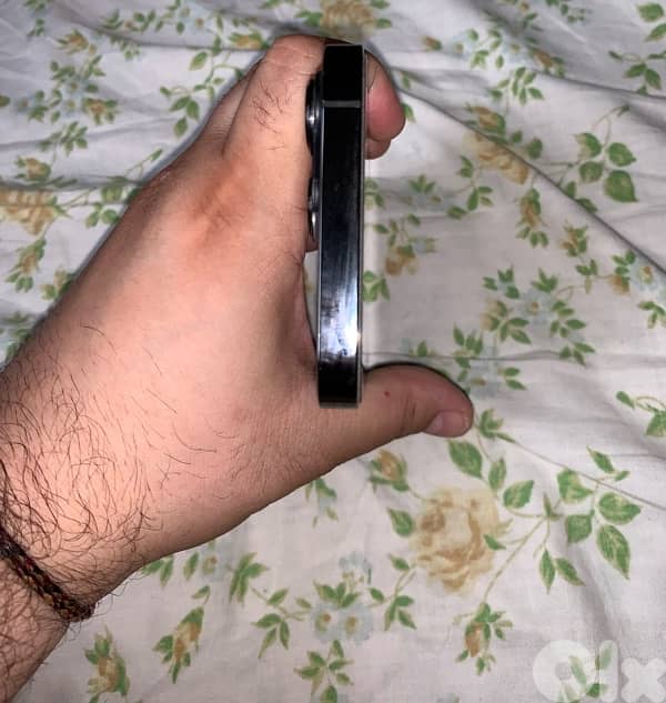 iPhone 13 pro 256 - excellent condition 9