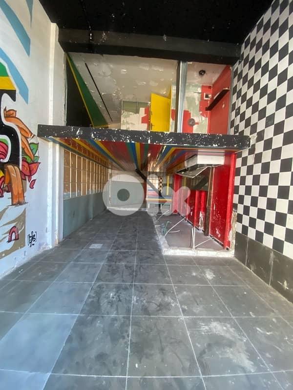 Ground floor with large space for Gym speakeasy market kitchen 0