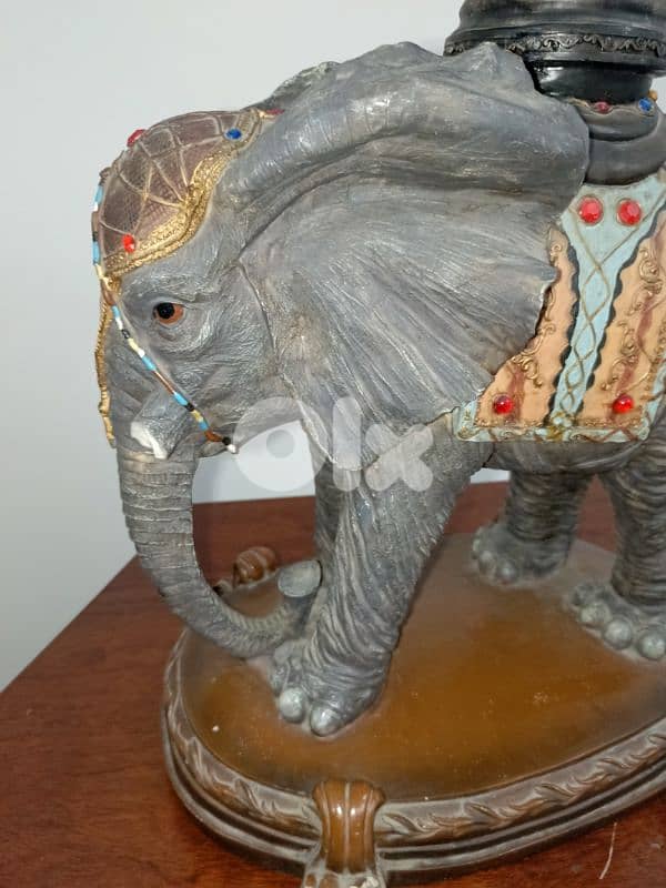 Elephant statue 4