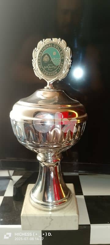 Trophy 1 Big +1 Small 2