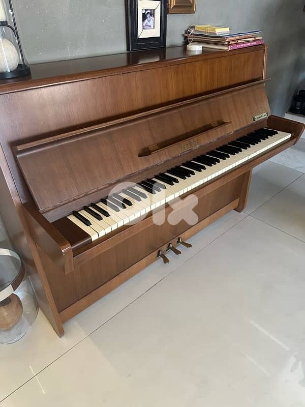 Peterof Upright Piano 0