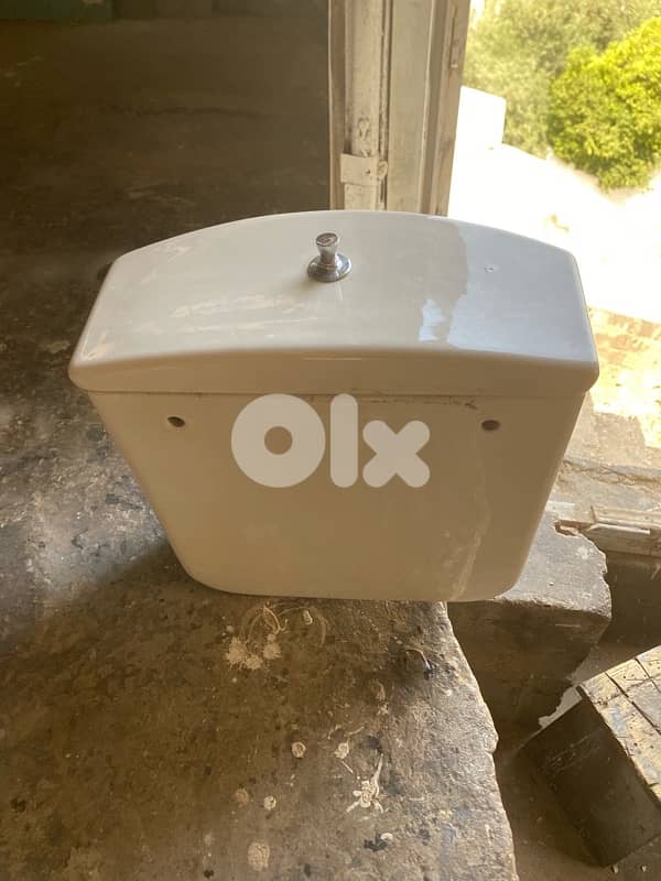 خزان كرسة حمام مع اغراضها لون عاج 0