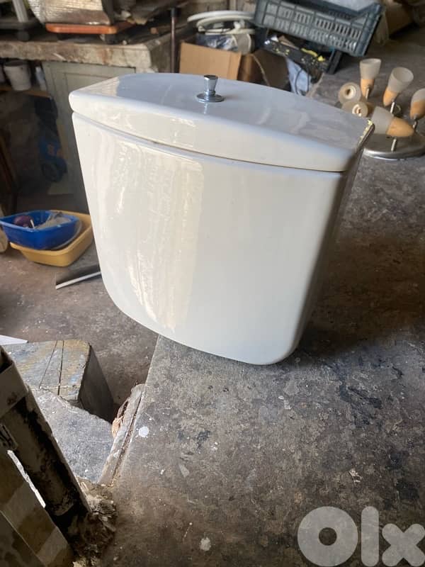 خزان كرسة حمام مع اغراضها لون عاج 2