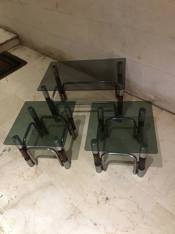 3 vintage chrome coffee table . 90$ 0