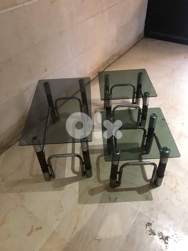 3 vintage chrome coffee table . 90$ 3