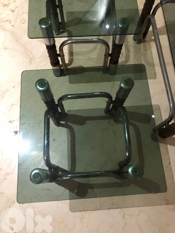 3 vintage chrome coffee table . 90$ 4