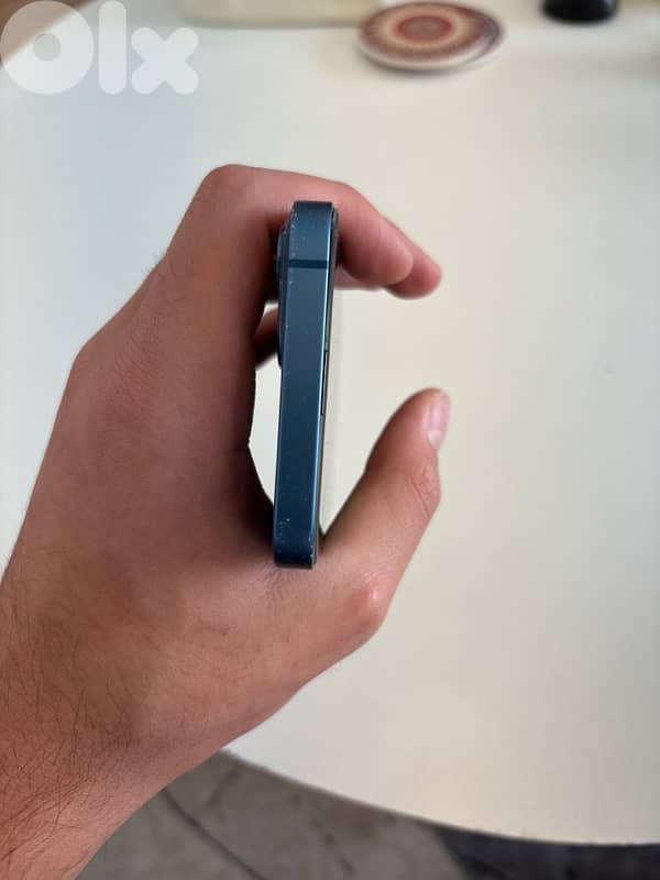 Apple iPhone 13 4