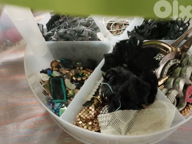 علبة ستراس وخرز 6