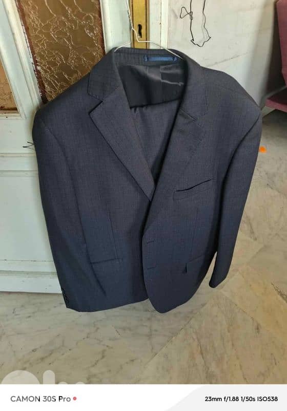 4 بدلات ايطالي اصلي مع 20 كرافات اصلي كلن 60$ 7