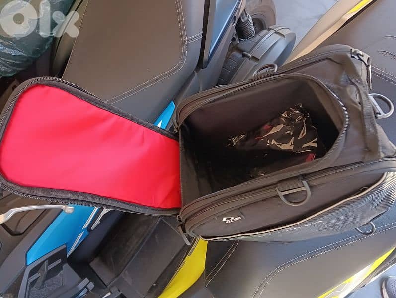 yamaha Nmax & Aerox front bag 1