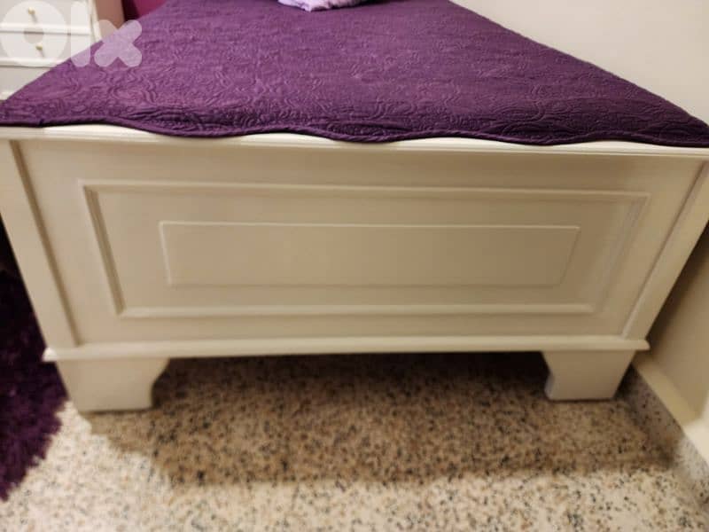 White bedroom for sale 1