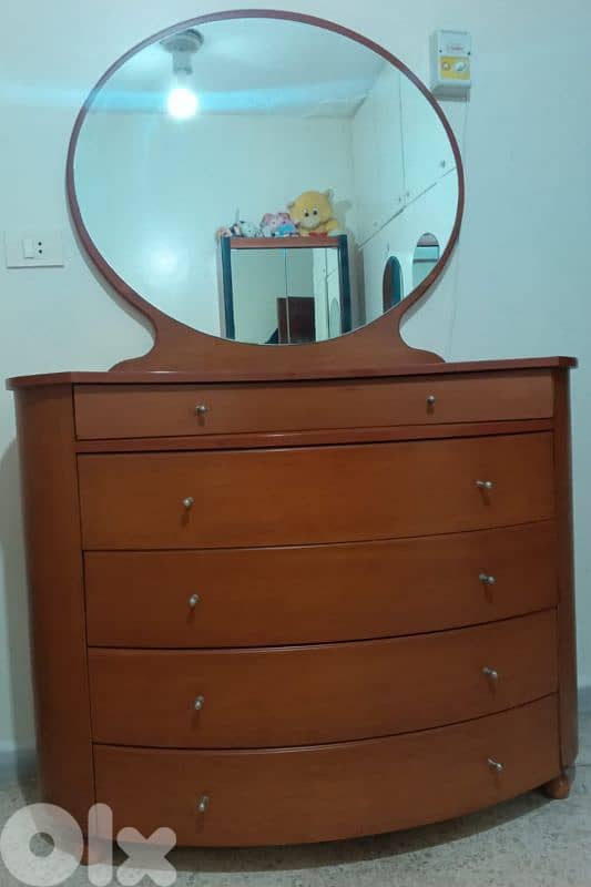 خزانة و مراية 16