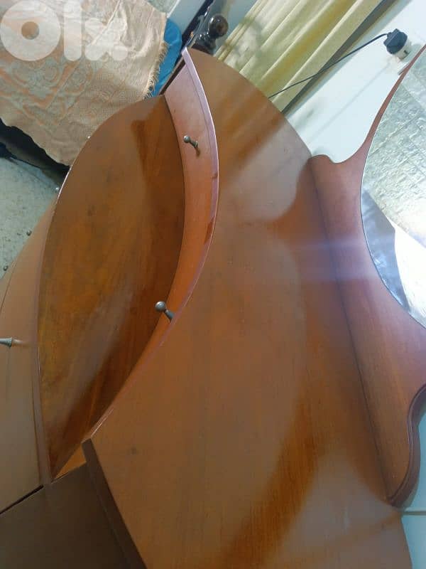 خزانة و مراية 18