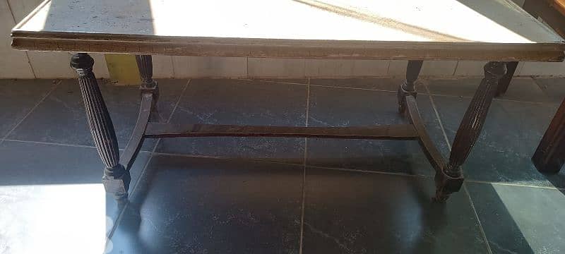 Four tables 50$ اربعة طاولات بحالة جيدة 10