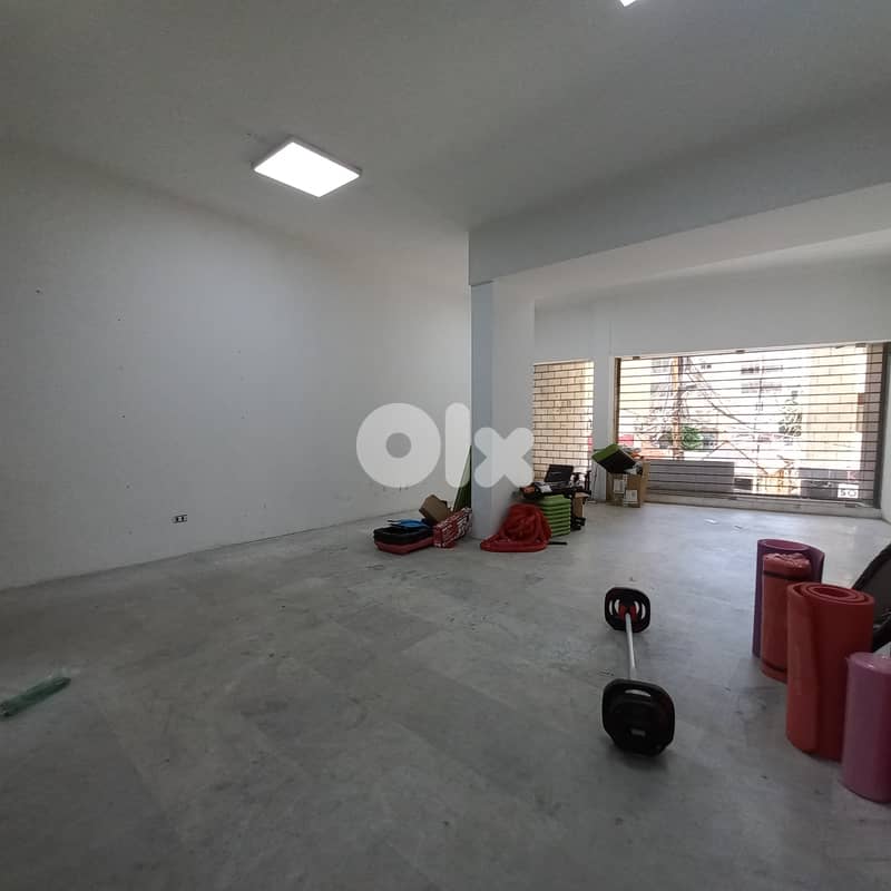 Shop of 300sqm  6 floors in Zalka  for rentمحل تجاري مساحته 300 متر مر 0