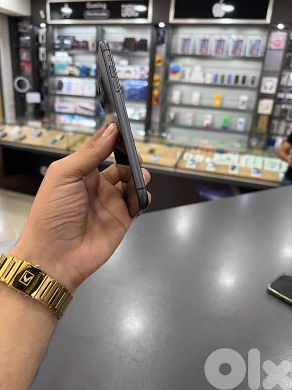 IPHONE 11 128GB USED 1