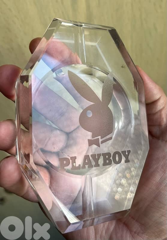 ashtray  crystal for 10 $ 0