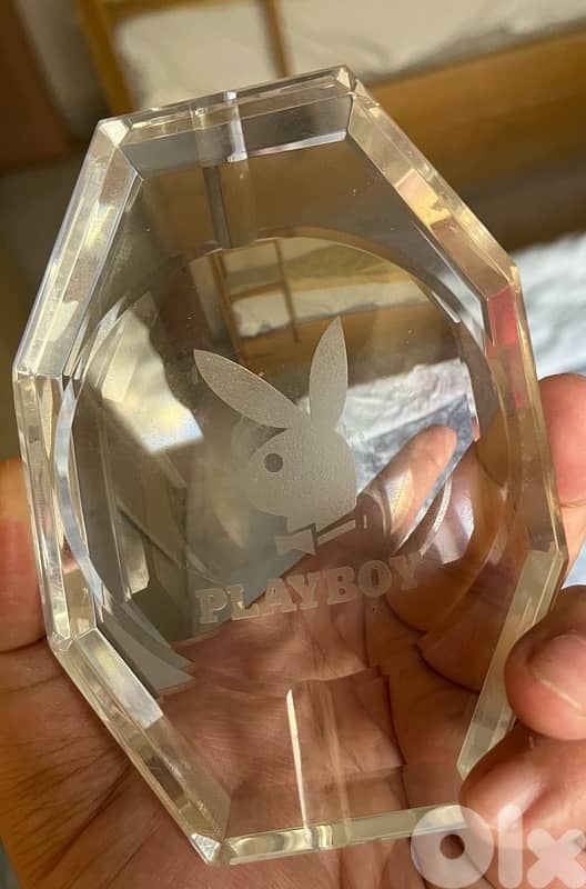 ashtray  crystal for 10 $ 2