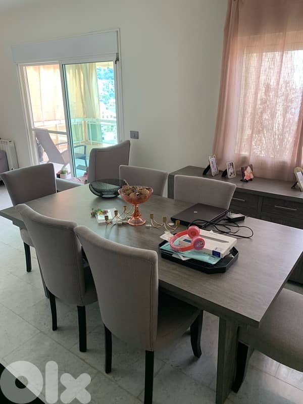 table & Dressoir 2