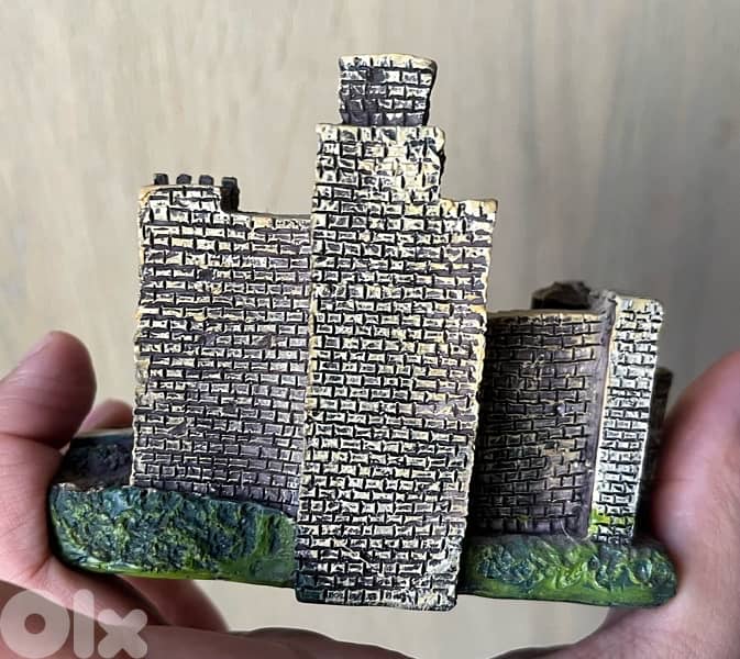 shape of lebanon piece 5 usd 1