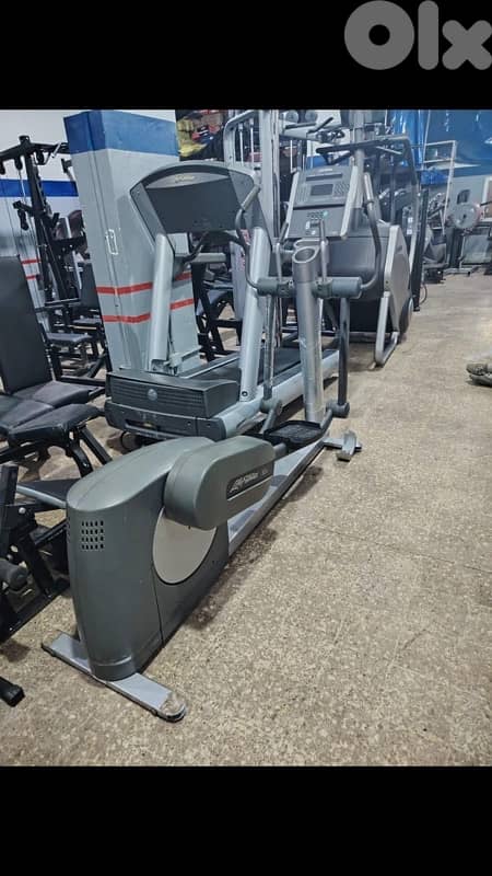 elliptical life fitness like new 1