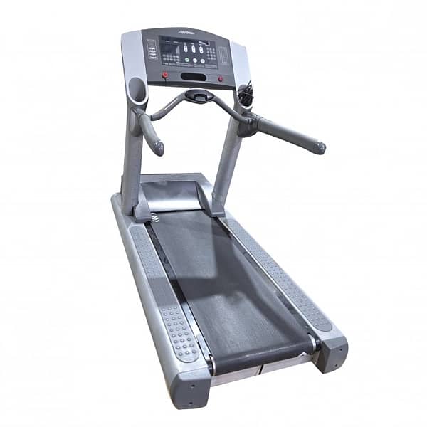 treadmill life fitness like new 0