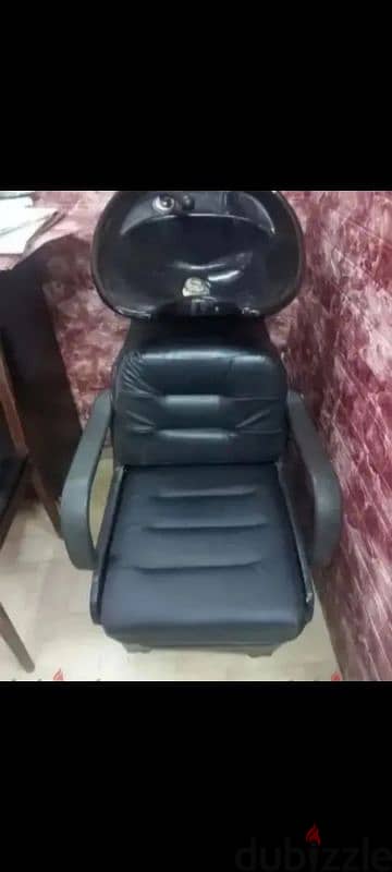 لبيع اثاث صالون لحلاقة 0