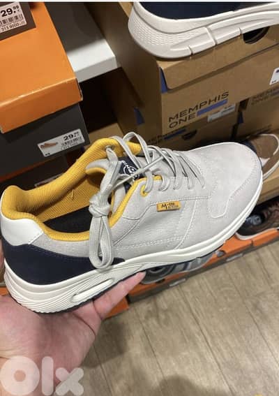 للبيع بالجملة سبادرينات جديدة منوعة ومشكلة تقريبأ 300 جوز Sold