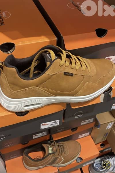 للبيع بالجملة سبادرينات جديدة منوعة ومشكلة تقريبأ 300 جوز Sold