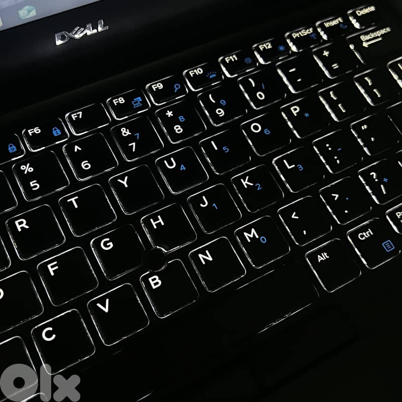 4833- Laptop Dell Latitude 5480 8