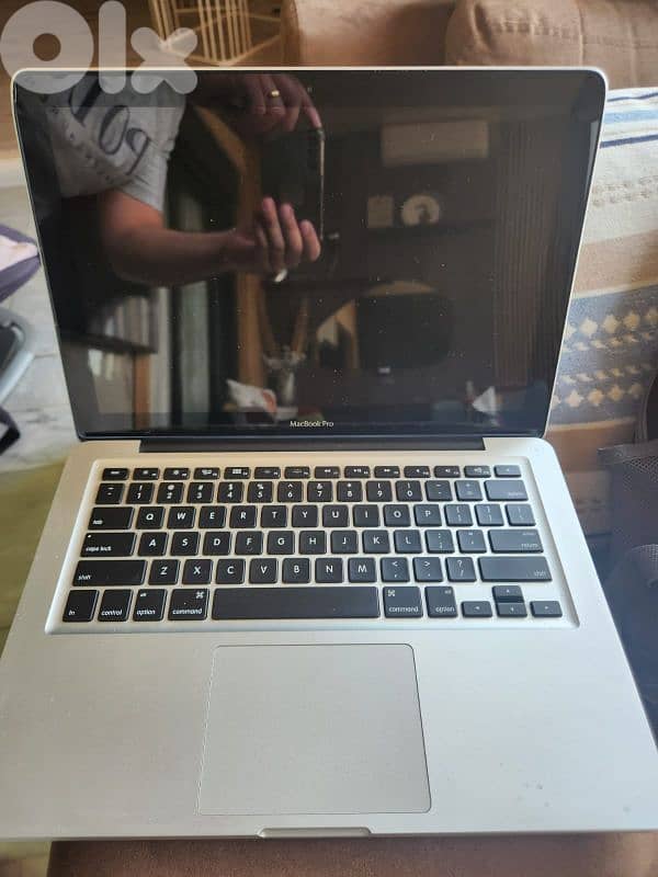 Macbook pro mid 2012 like new 0