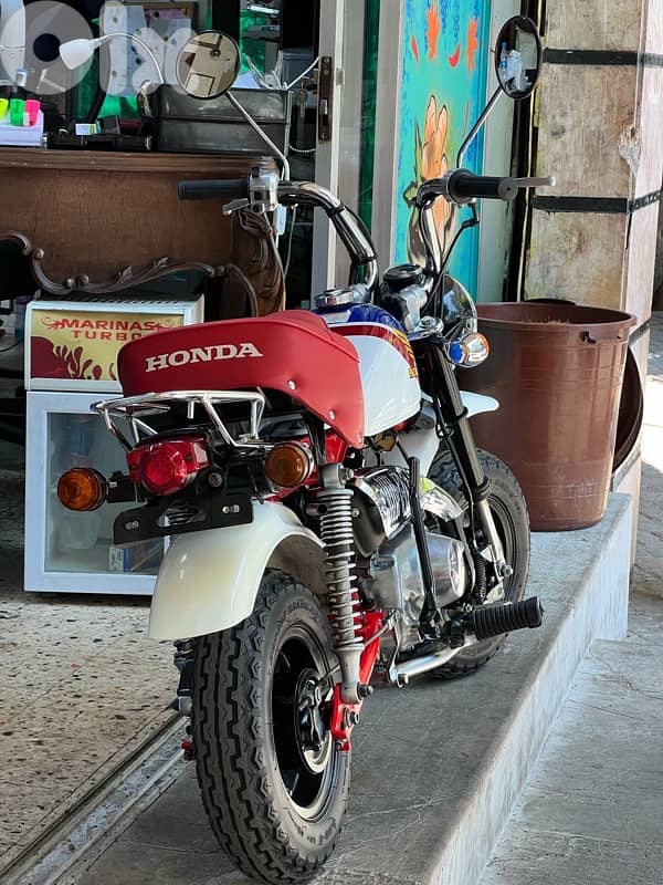 honda Monkey ( HRC) Z50 3