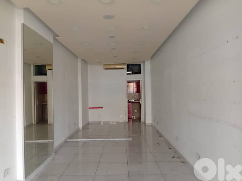 Shop for rent in Mazraat Yachouh - محل للإيجار في مزرعة يشوع 0