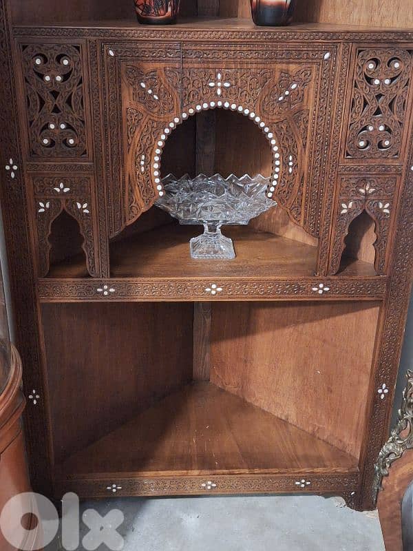 antique arabisc corner mother of pearl inlaid 3