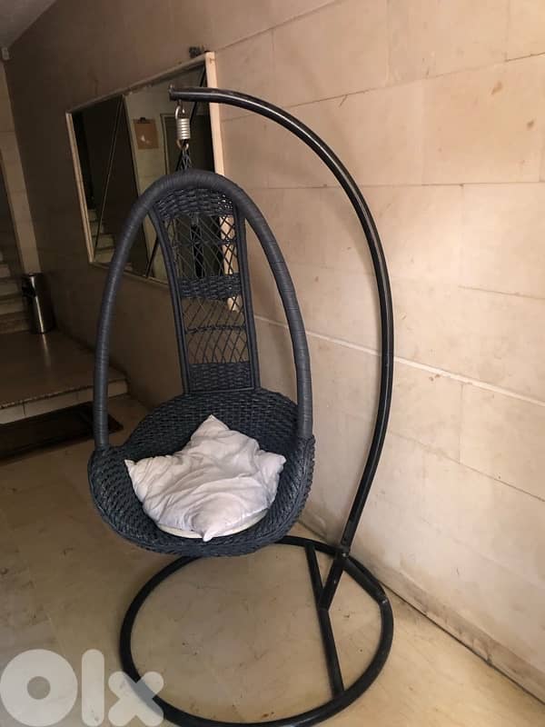 bamboo rattan swing in excellent condition. 160$ 1