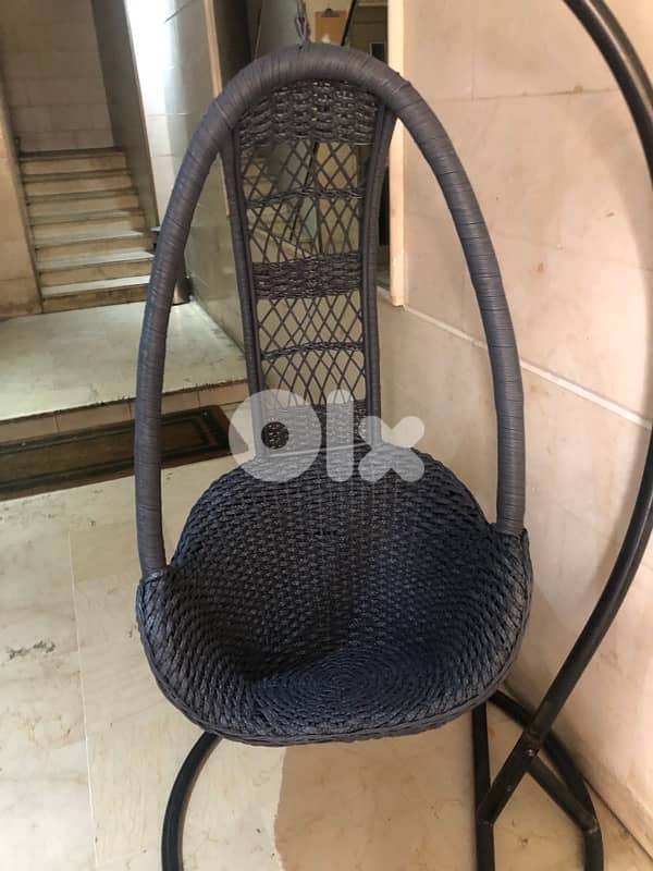 bamboo rattan swing in excellent condition. 160$ 5