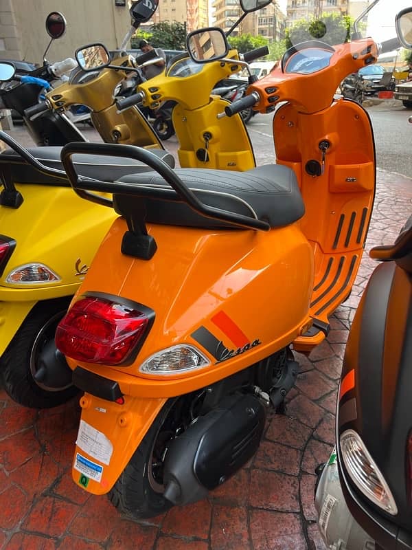 starting prices 1750$ to 2300$ vespas Vxl sxl 3 V tech 2025/24 okm 9