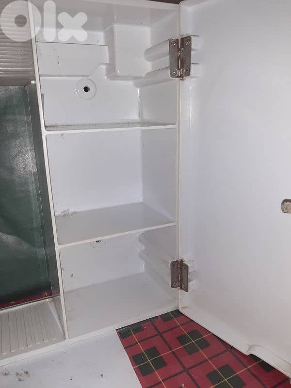 خزانة للحمام 0