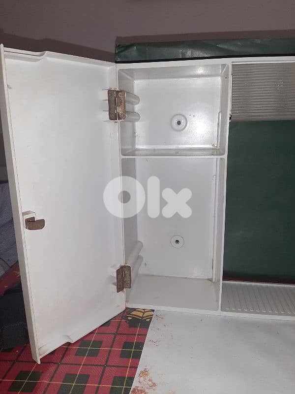 خزانة للحمام 1