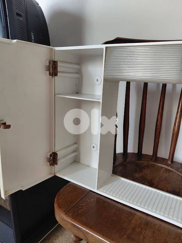 خزانة للحمام 4