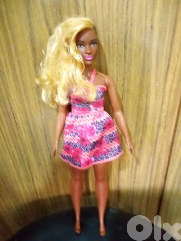Offer: Barbie KIM FASHIONISTAS ZIG ZAG CURVY Mattel 2018 great AA doll 0