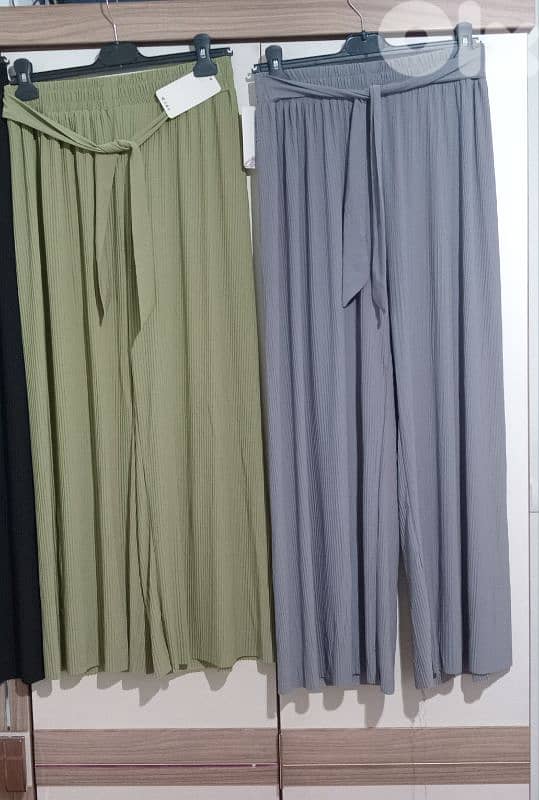 ملابس جديدة ايةقطعة بس 5$ 6